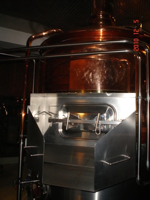 Équipement de cuivre de brassage de vapeur semi automatique, machine de la microbrasserie 500L
