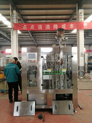 La machine de remplissage de bouteilles automatique Sus304 3 dans 1 pour la bière/a carbonaté la boisson