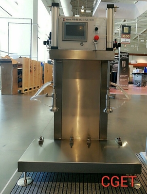Opération manuelle remplissante d'équipement de barillet de bière de joint et de remplisseur de barillet de bière d'acier inoxydable