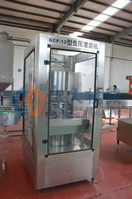 La machine de remplissage de bouteilles en verre de Vinager de raisin 3 électriques mettent 2000Bph en phase 380V 50Hz